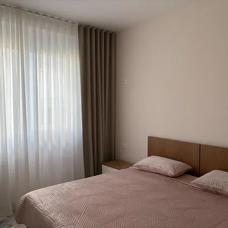 Apartment New Apartment, 15 Mins From The Airport *